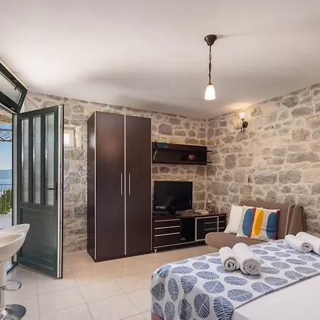 Sandra - Private Pool