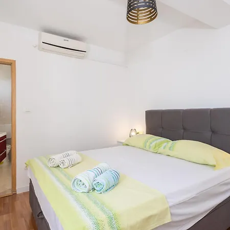 Sandra - Private Pool Villa *