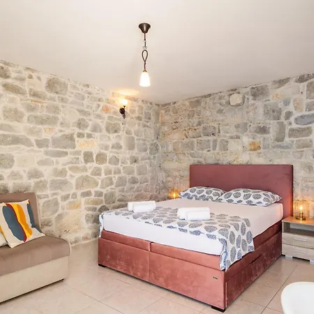 Sandra - Private Pool Villa *