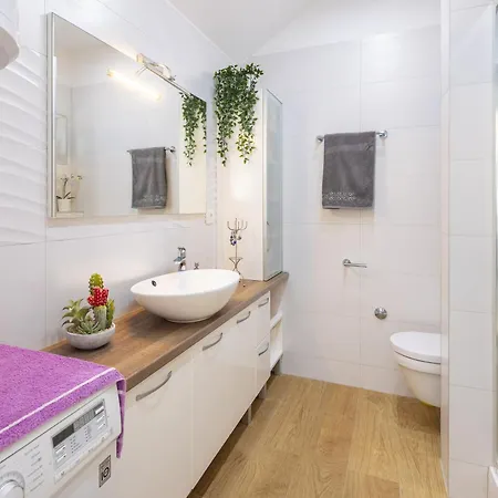 Sandra - Private Pool