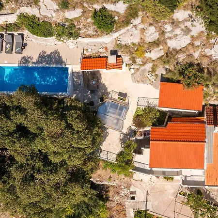 Sandra - Private Pool