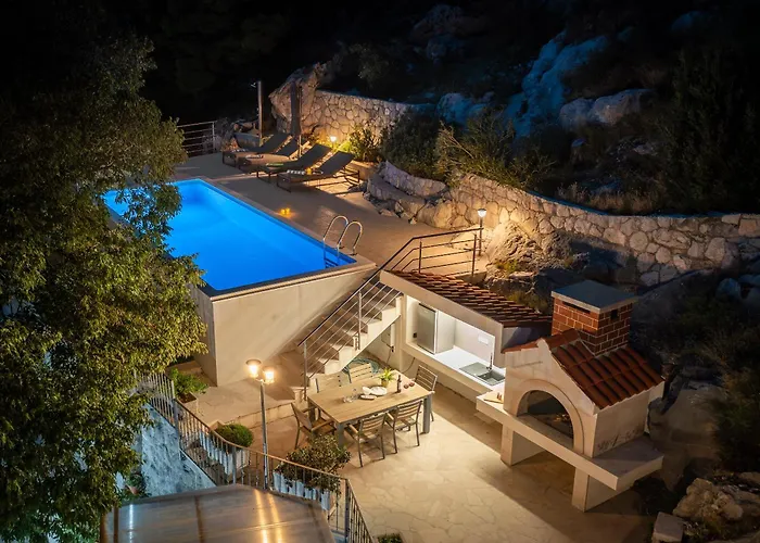 Sandra - Private Pool