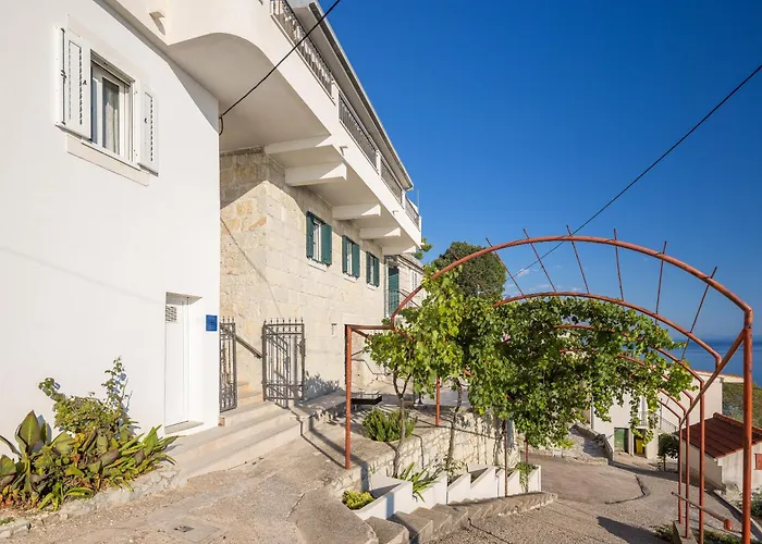 Sandra - Private Pool Pisak