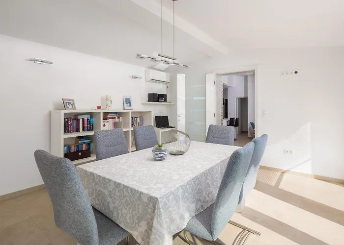 Sandra - Private Pool Vila *