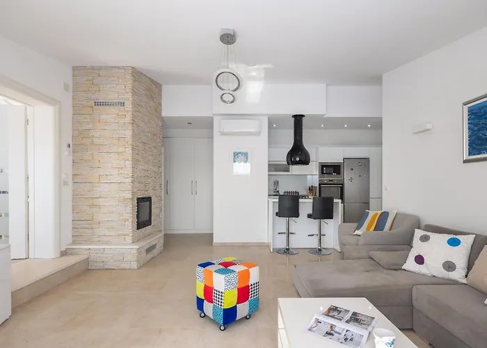 Sandra - Private Pool Vila Pisak