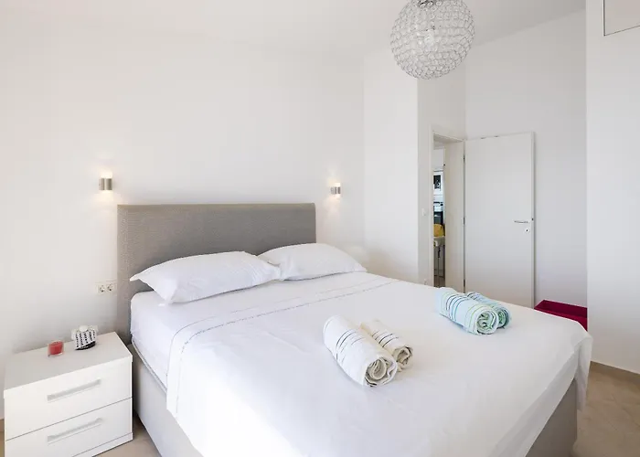 Sandra - Private Pool Vila