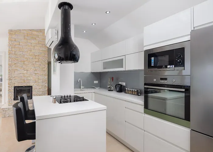 Sandra - Private Pool Vila Pisak