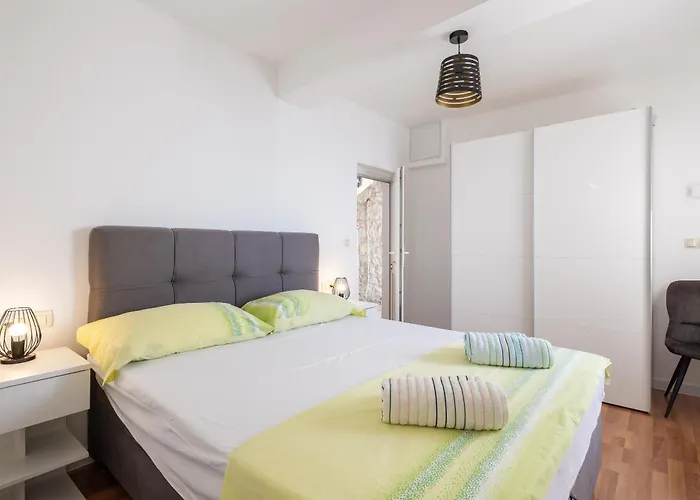 Sandra - Private Pool