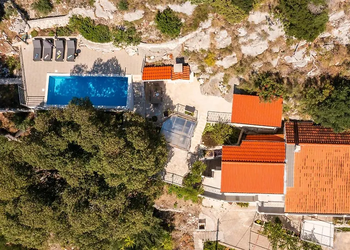 Sandra - Private Pool